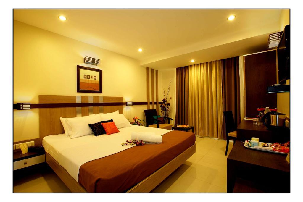 Hotel Utsav Deluxe Pune Exterior foto