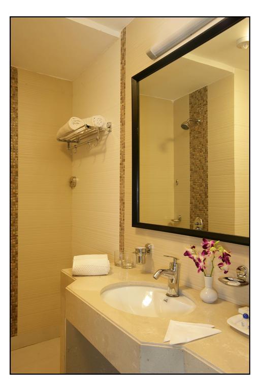 Hotel Utsav Deluxe Pune Cameră foto