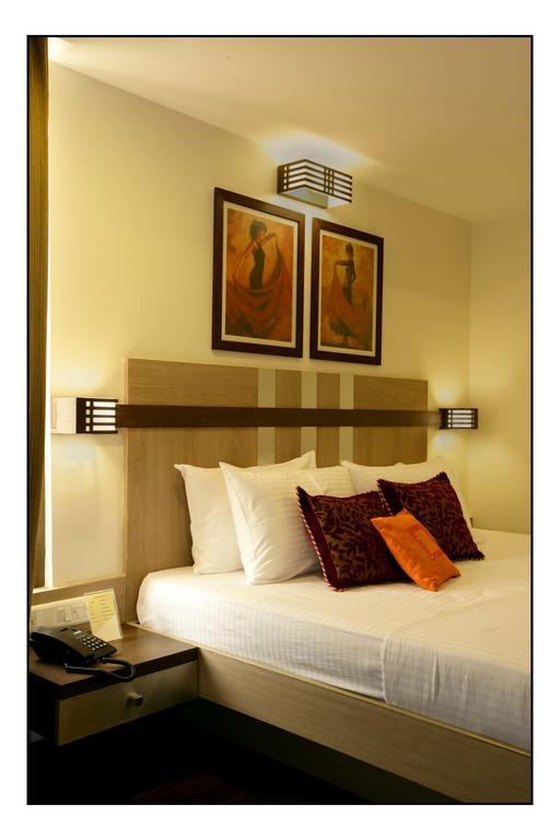 Hotel Utsav Deluxe Pune Cameră foto